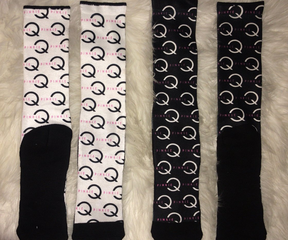 Image of Pinkie Q Logo Socks*
