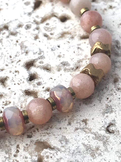 Image of Bracelet élastique petites pierres rose TALISMAN