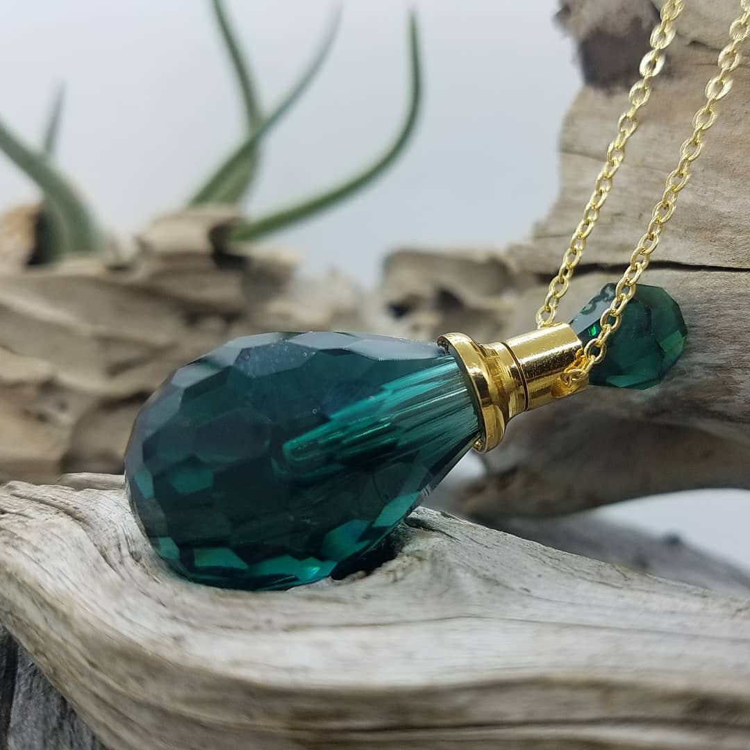 Image of Emerald Crystal Essential Oil Pendant