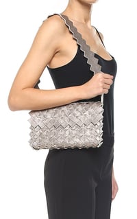 Image 2 of Nahua clutch in pelle argento