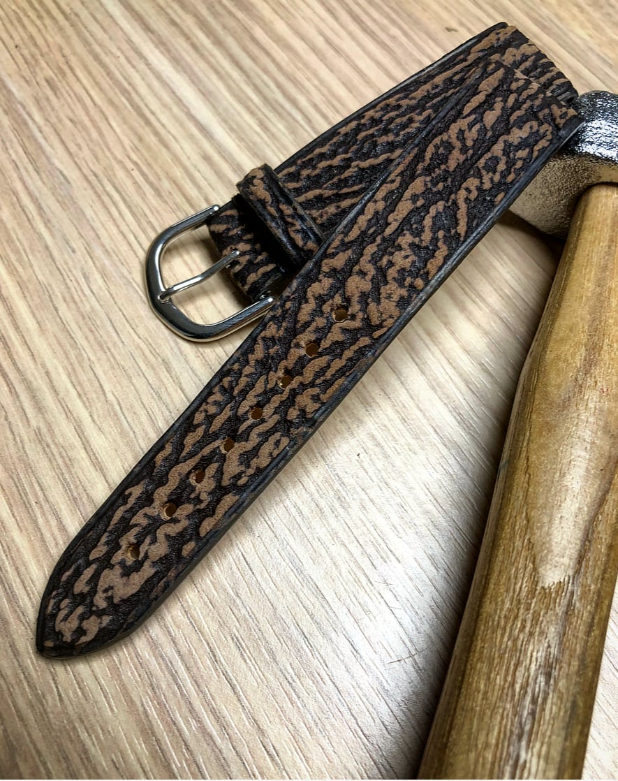 Image of Brown Shark classic strap