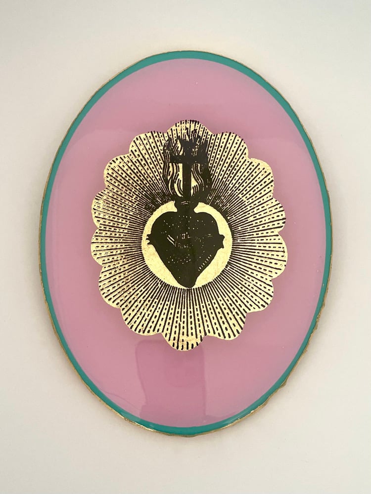 Image of Sacred Heart Oval Pink/Gold leaf 20cm