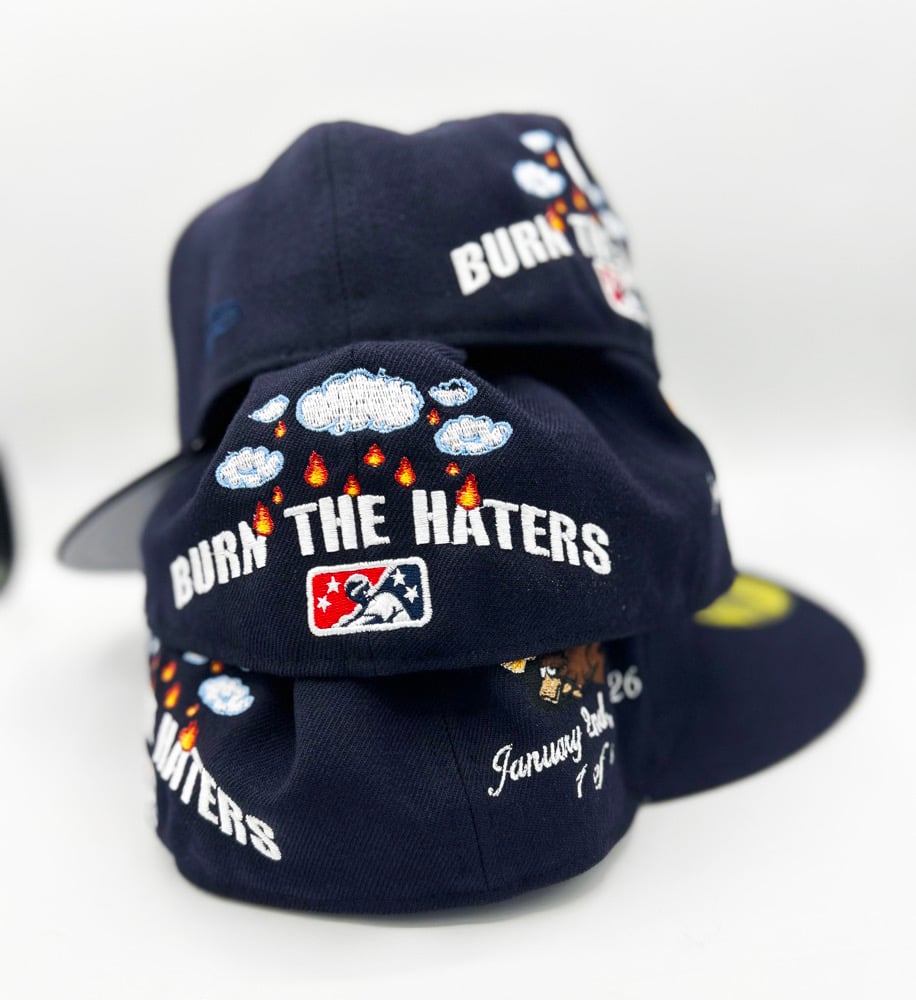 Image of QTRS🌍 “A Thin Line” Fitteds 