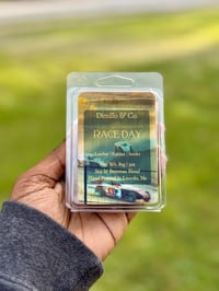 Image 3 of Race Day | Soy & Beeswax Melt