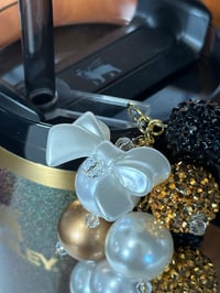 Image 3 of Wild Blooms Black, Cream, and Gold Tumbler Straw Bauble