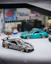 Image 13 of PORSCHE 911 GT2 RS CUSTOMS