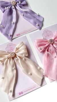 Image 4 of Pearl iridescent Maxi Bows
