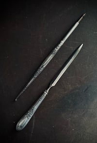 Image 1 of Magnifique porte-plume et ouvre-lettre plaqué argent, XIXÈME siècle