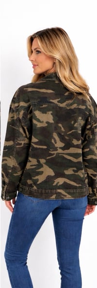 Image 3 of CAZADORA DENIM EST CAMUFLAJE