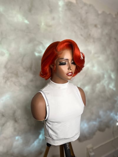 Image of Outre Perfect Hairline Swoop Series Frontal Lace 13"x 4" HD Transparent Lace Front Wig Swoop 18