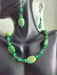 Image 2 of OVAL GREEN JADE NECKLACE SET