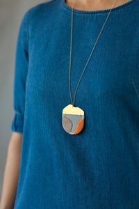 Image 2 of INGEL pendant in Grey with Lilac and Orange
