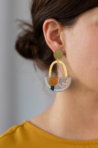 Image 3 of OLSEN earrings in Grey with Pink and Goldenrod