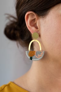 Image 4 of OLSEN earrings in Grey with Pink and Goldenrod