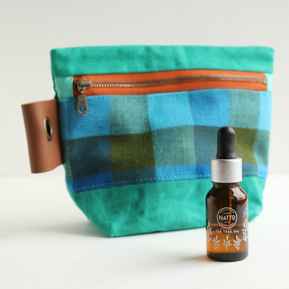 Image of chap - x - gus // the travel pod - in waxed canvas