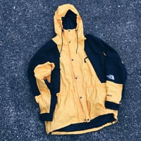 Original 90’s The North Face “Bumble” Mountain Light Jacket.