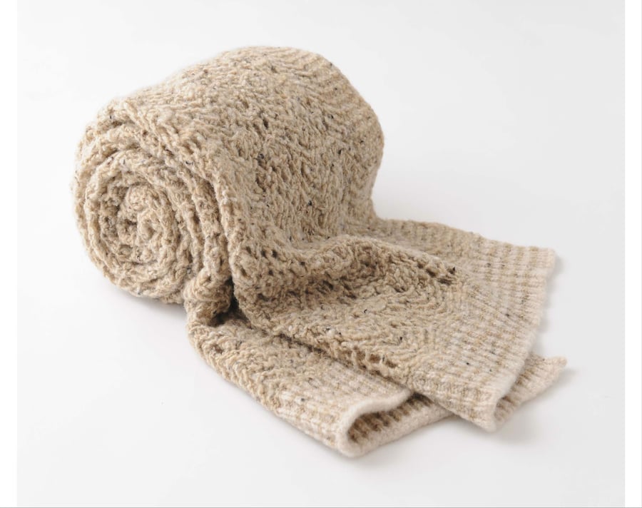 Image of Tweedy Donegal Lacy Shell Shawl / Natural