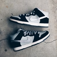 Original 2010 Nike SB Mid “Raiders”.