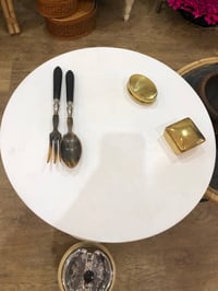 Image 4 of Table ronde pied tulipe 