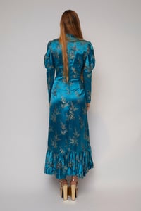 Image 3 of THE MING VASE