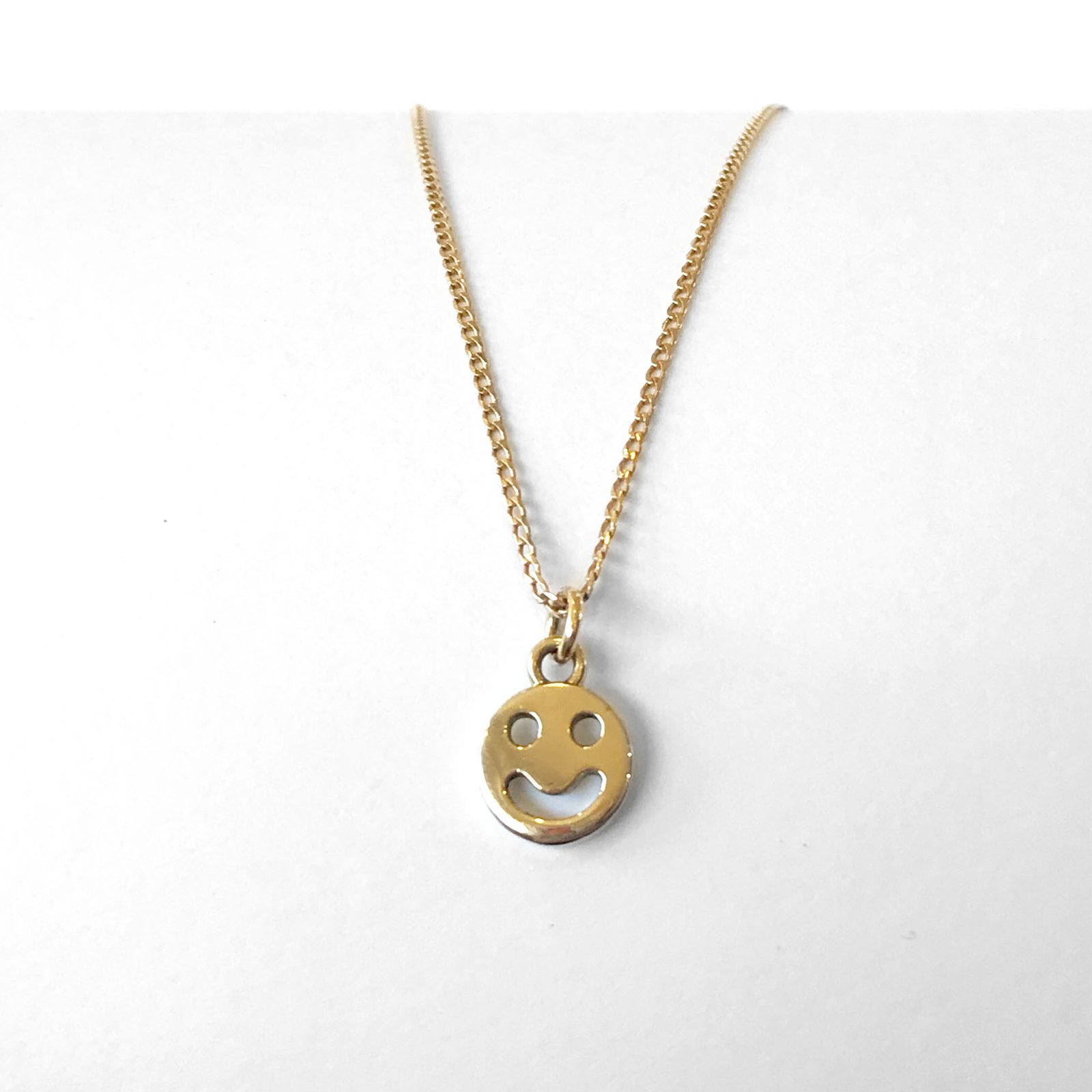 Smiley pendant outlet