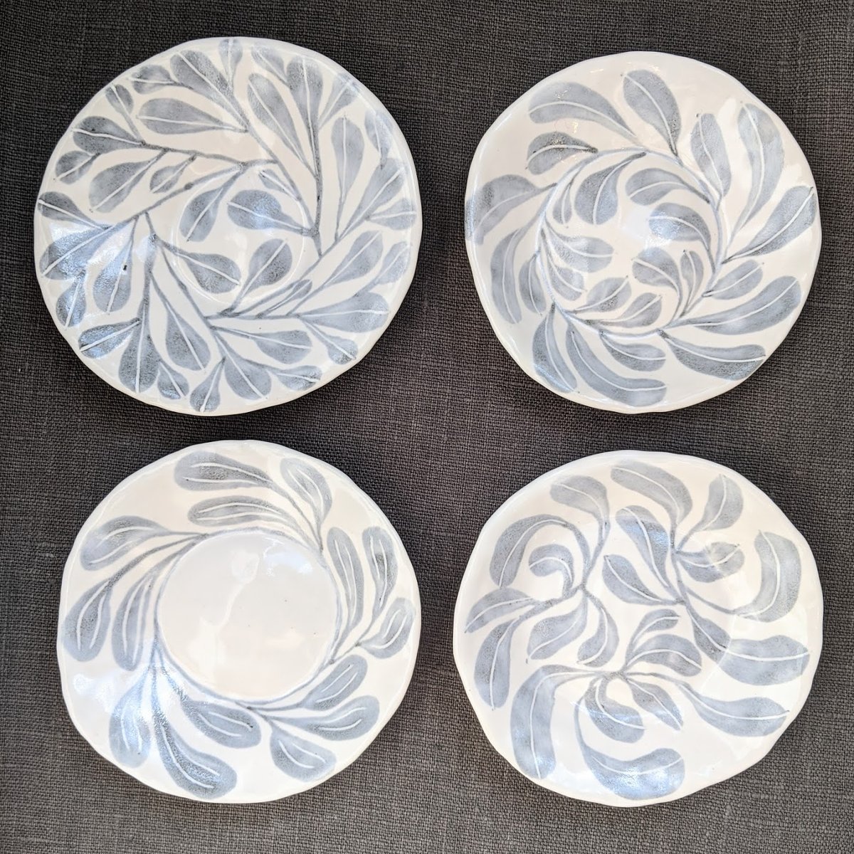 Saucers, Plates, and Trays Dot Dot