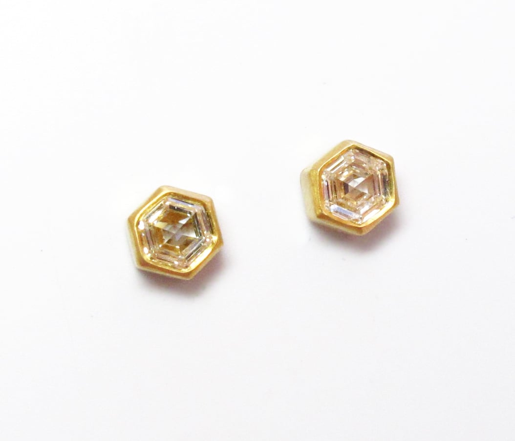 Hexagonal Diamond Earrings 22K / Mimi Favre Studio