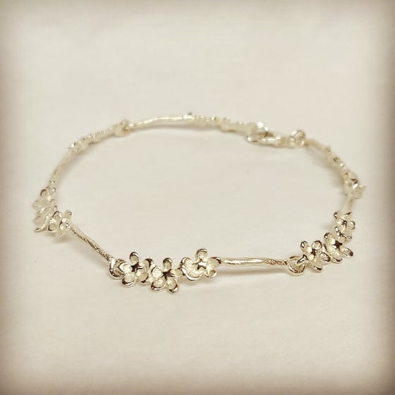 Beeld van Small Forget-me-not bracelet