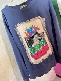 Image 3 of Suadoiro bordado a man. PIPPI parche azul. Talla M oversize. En stock!