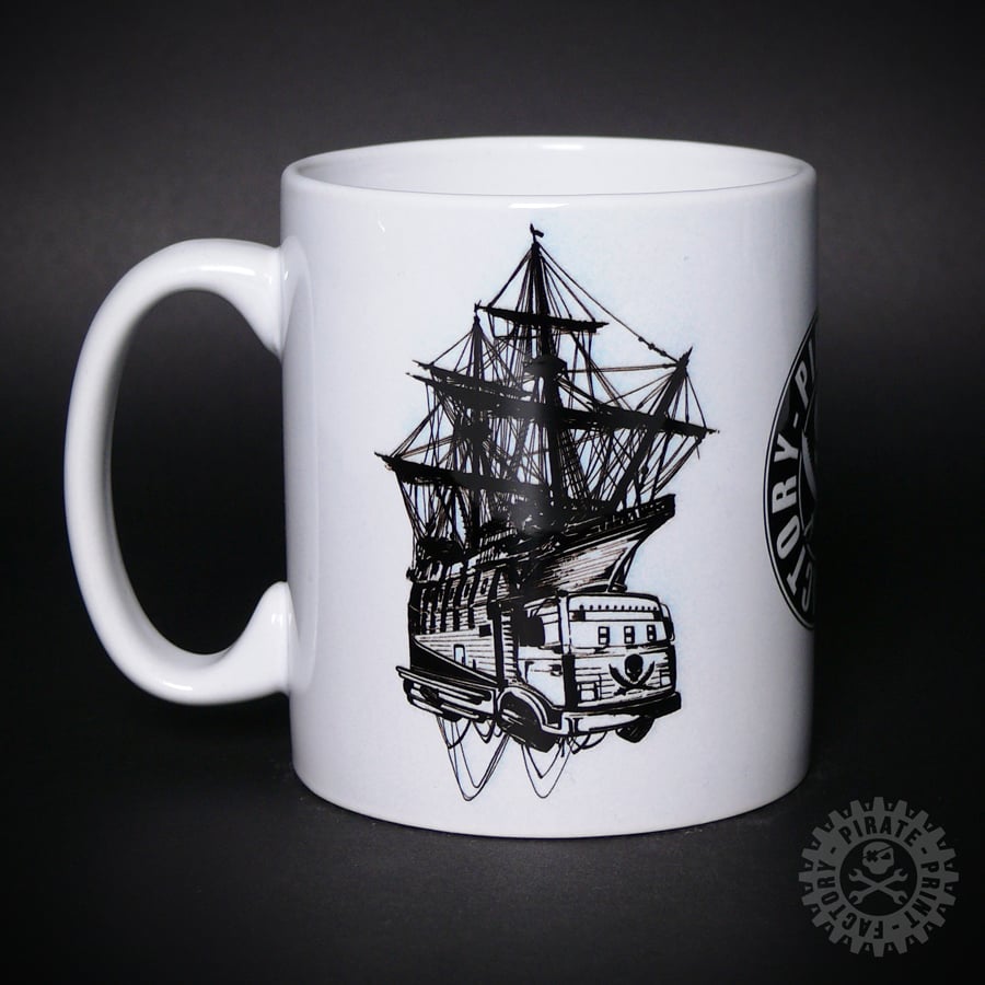 Image of MUG PIRATE BOAT