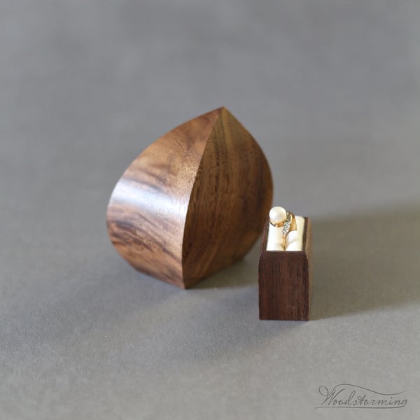 Image of Unique engagement ring box - "blown away"