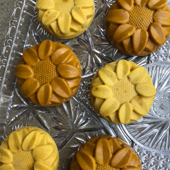 Image of Gold dust turmeric soap