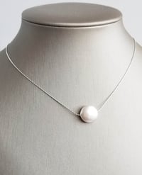Image 2 of Simple White Coin Pearl Necklace (Silver) 