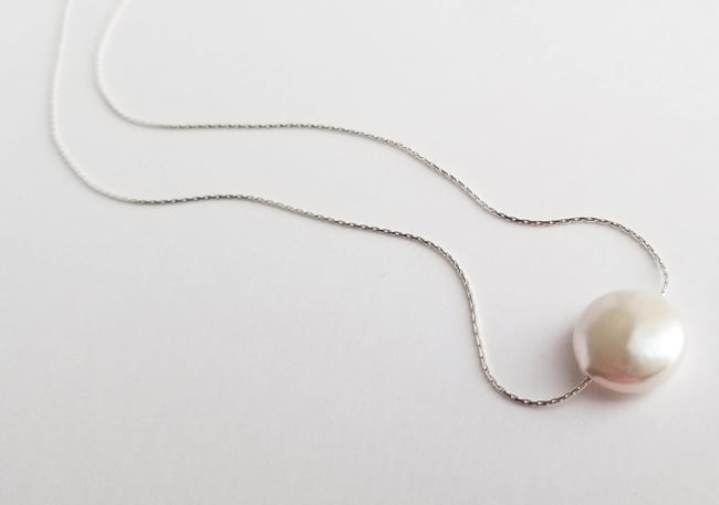 Simple White Coin Pearl Necklace (Silver) 