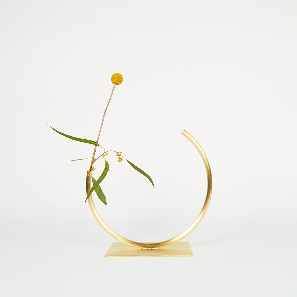 Image of Best Practice Vase  - Small circle, for fine flower stems only