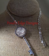 Silver Tone Key Kecklace