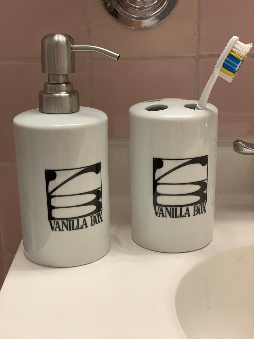 Image of Vanilla Box Toiletry Set