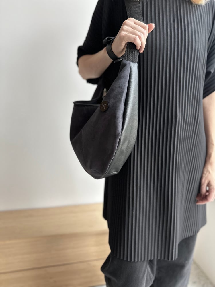 Image of Crescent bag black