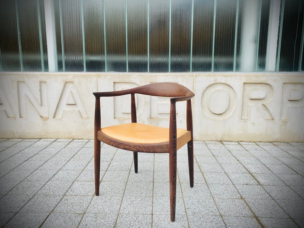 Image of CHAIR PP503 / THE CHAIR NOGAL STOCK - PP MØBLER