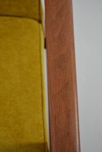 Image 5 of Fauteuil FOX jaunes piètement carré