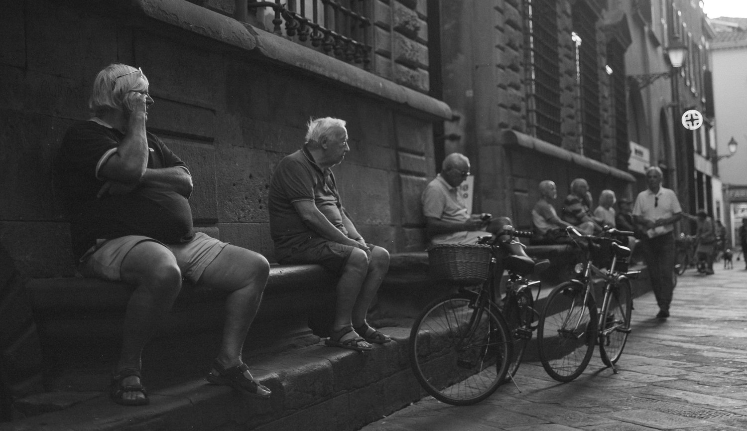 Image of Men in Lucca