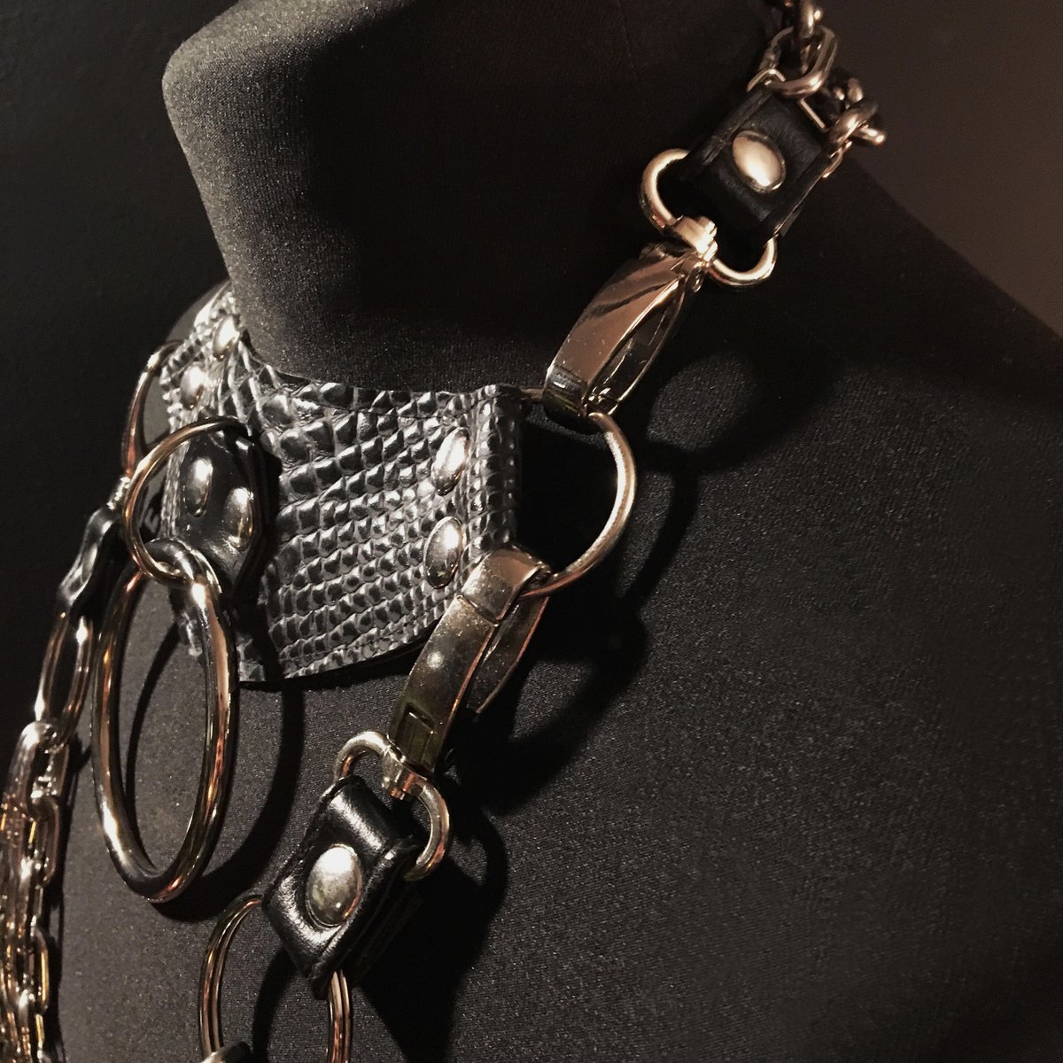 Posture necklace vegan snakeskin and silver