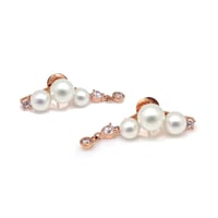 ODYSSEY PEARL STONE EARRING