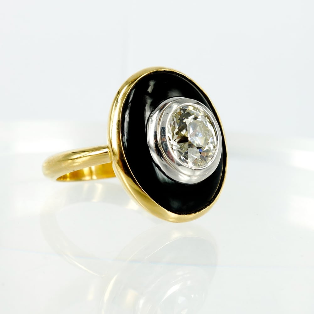 Image of pj5727 - 18ct yellow gold onyx and diamond art deco cocktail ring