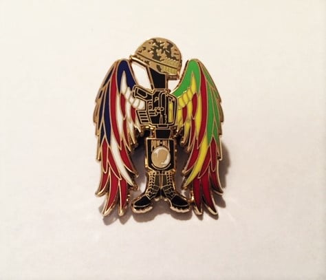 Image of Vietnam Memorial pin