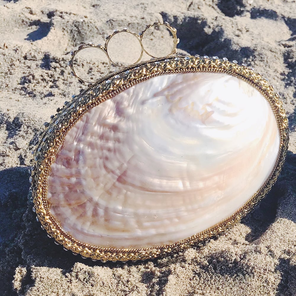 Image of 3 FINGER MERMAID CLUTCH