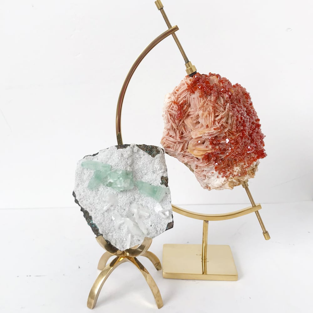 Image of Vanadinite no.09 Sugarplum Collection Brass Arc Pairing