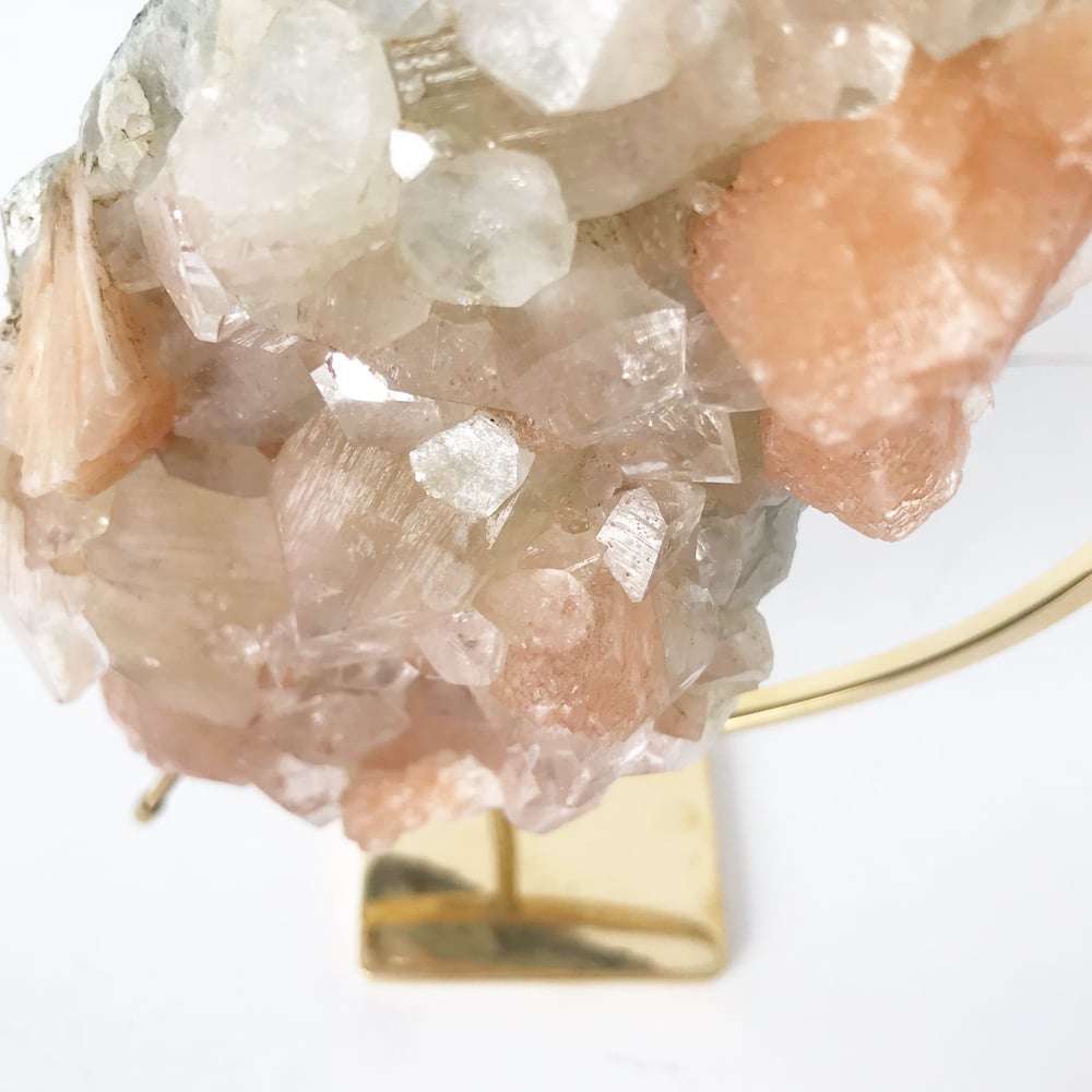 Image of Apophyllite no.15 Sugarplum Collection Brass Arc Pairing