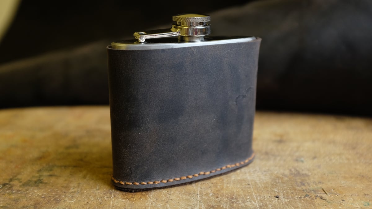 Image of Gärd Hip Flask and Leather Belt Holster 