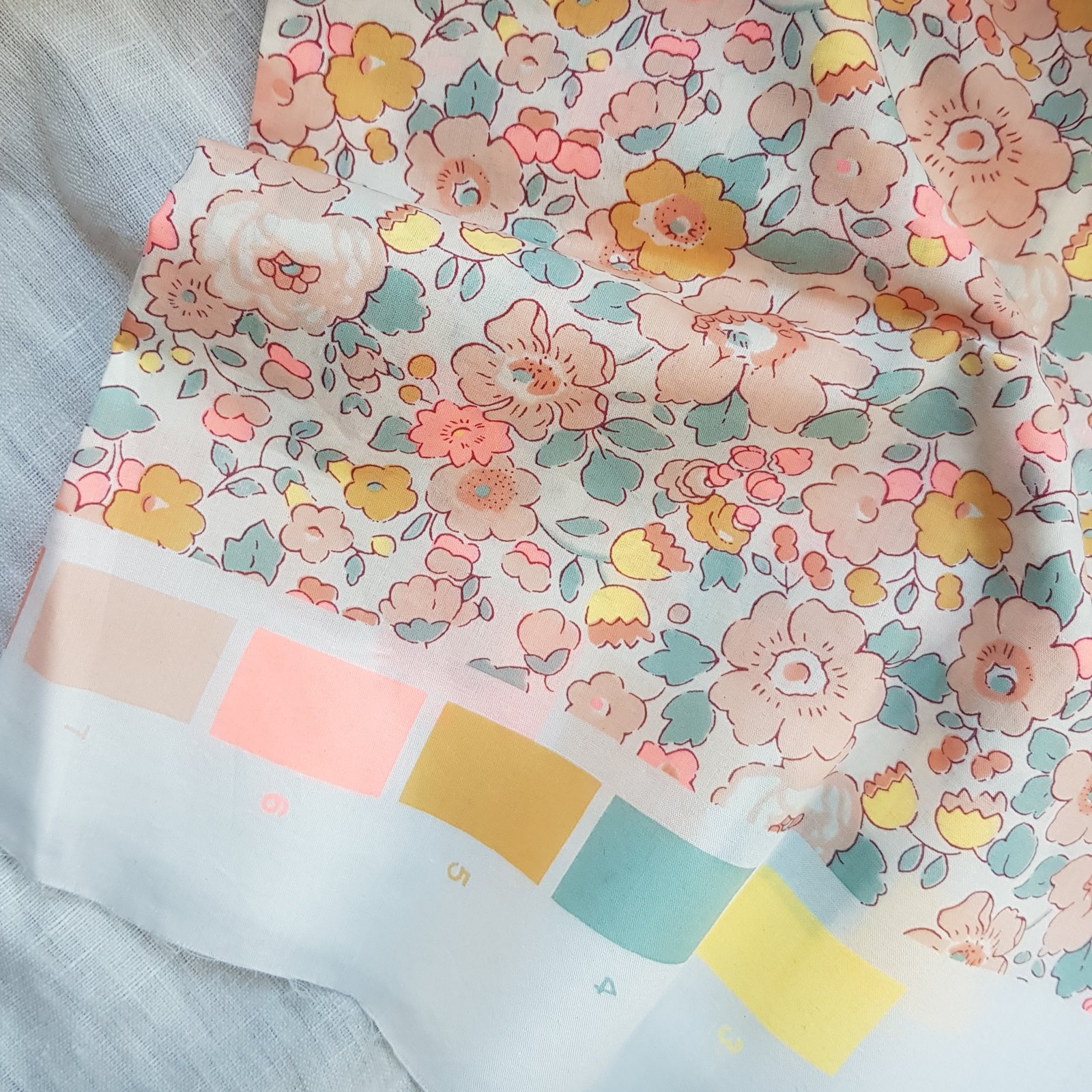 Betsy C'est la vie ( 2025 FW special ) | JOLIPOMPON
